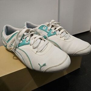 Puma Sneakers